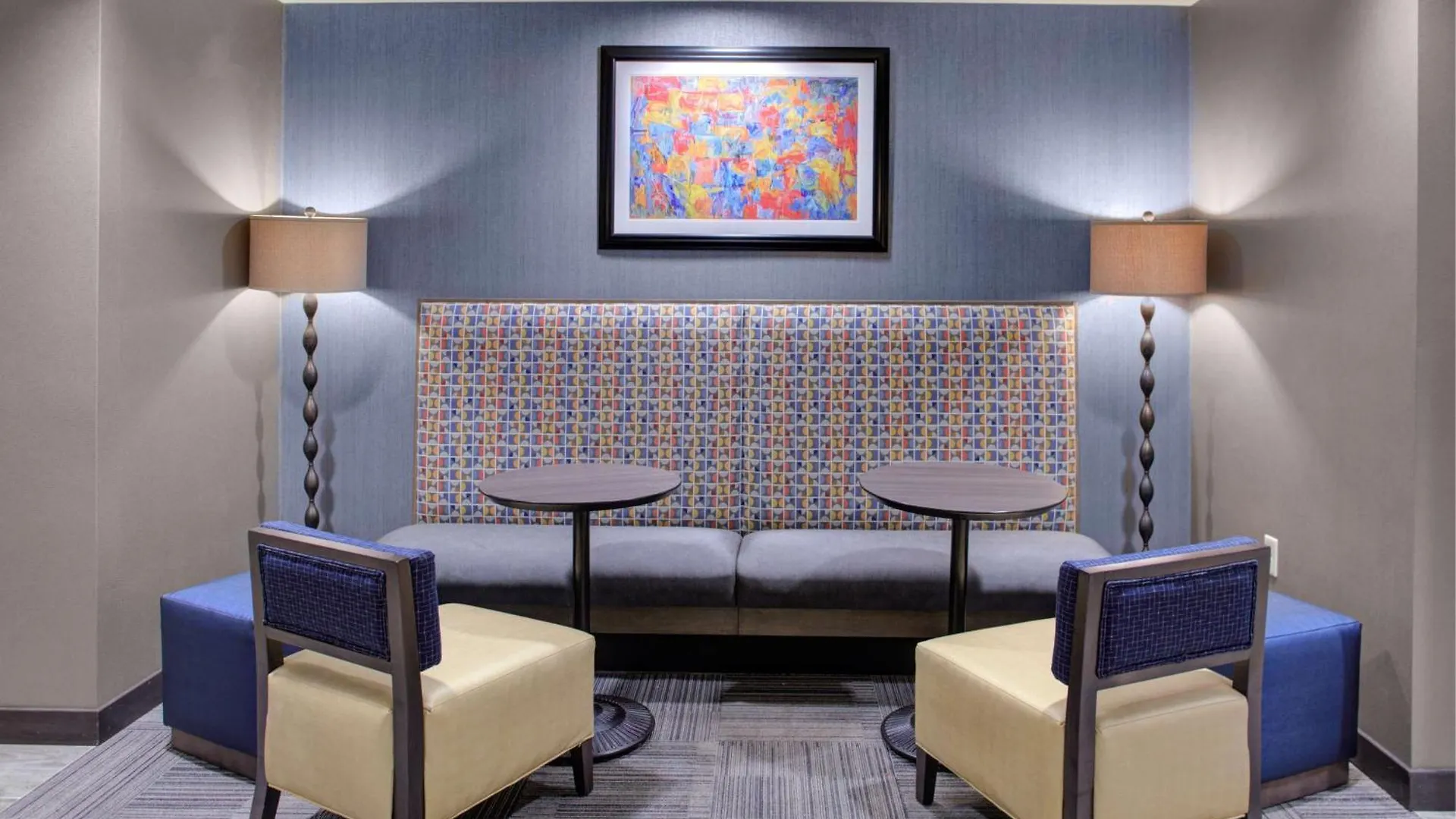 Hampton Inn & Suites Columbus Scioto Downs Hotel