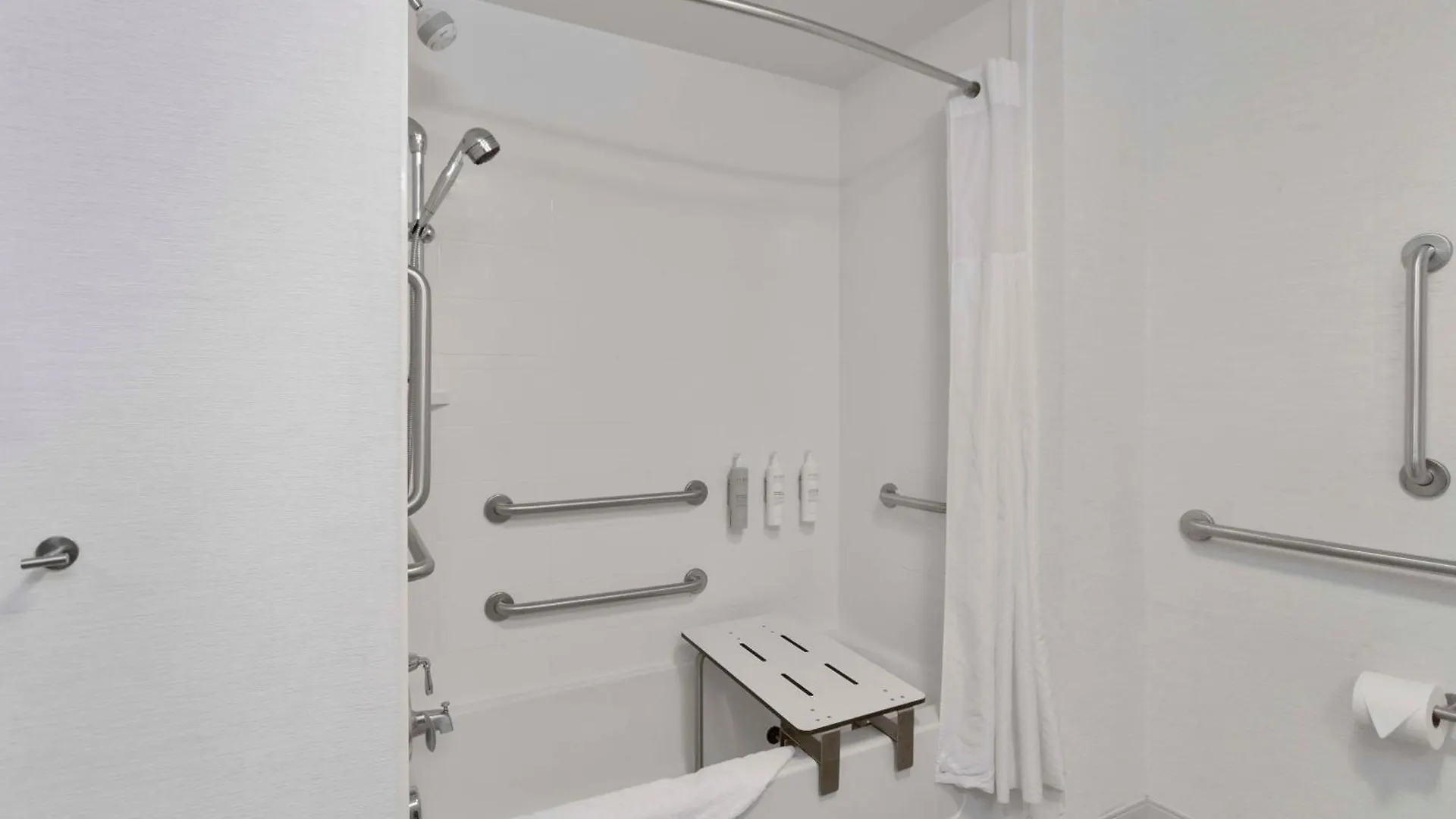 Hampton Inn & Suites Columbus Scioto Downs Hotel